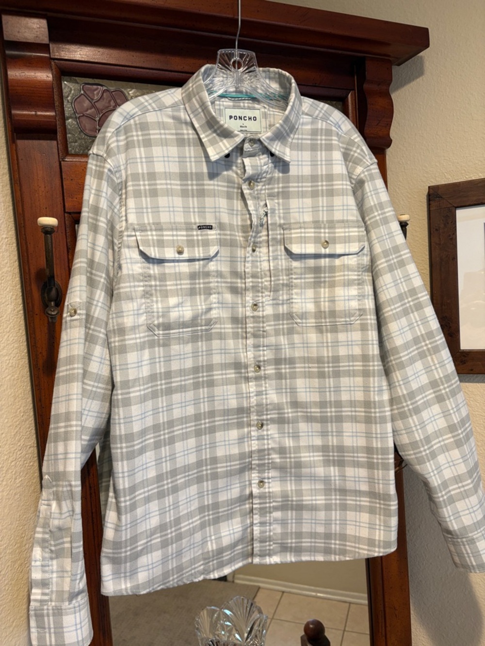 Poncho Men's Casual Button-Down Plaid Shirt in Light Gray